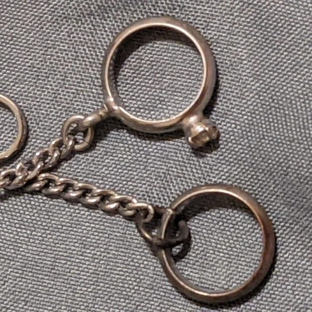 N/A silver screw